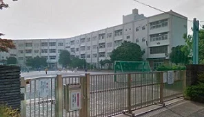 小雀小学校まで640m