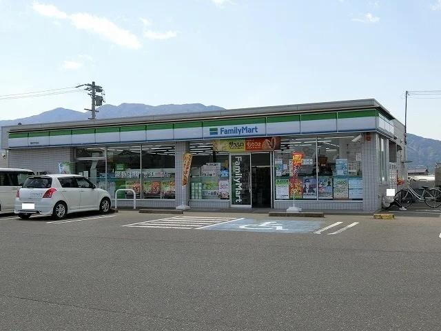 ファミリーマート 養老宇田店まで1400m