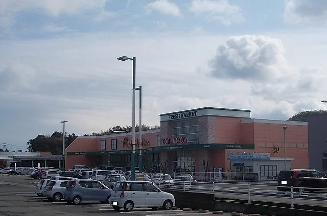 マルナカ桜井店様まで2100m