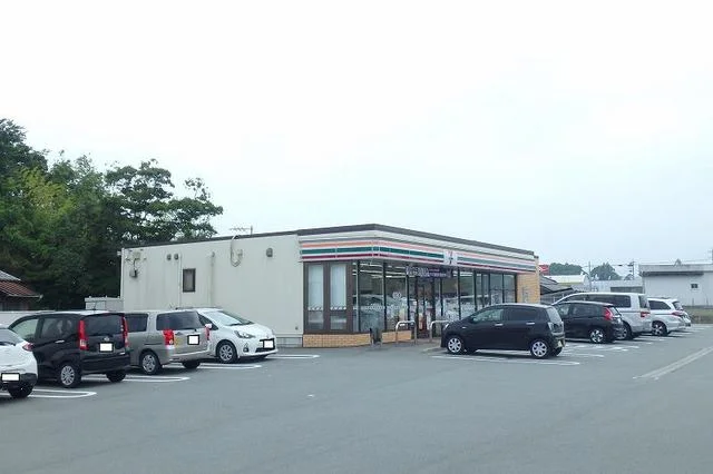 セブンイレブンまで750m