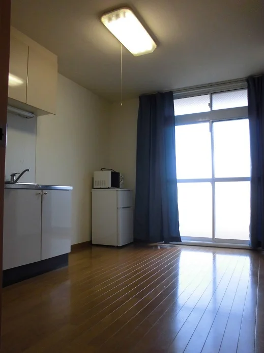 お部屋によって家具・家電が「有り」と「無し」がございます。