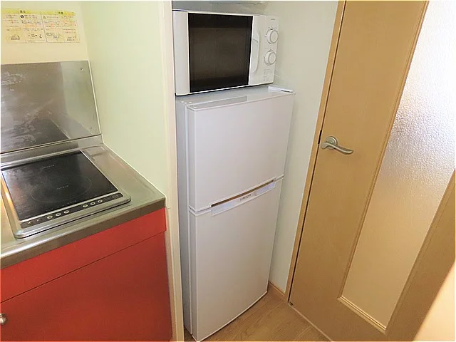 電子レンジ、冷蔵庫完備