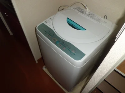 全自動洗濯機付き。