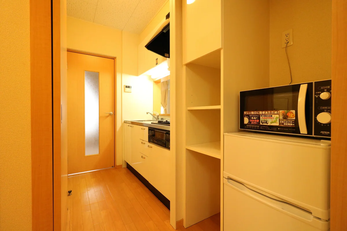 収納スペースが多くキッチン回りをスッキリお片付け