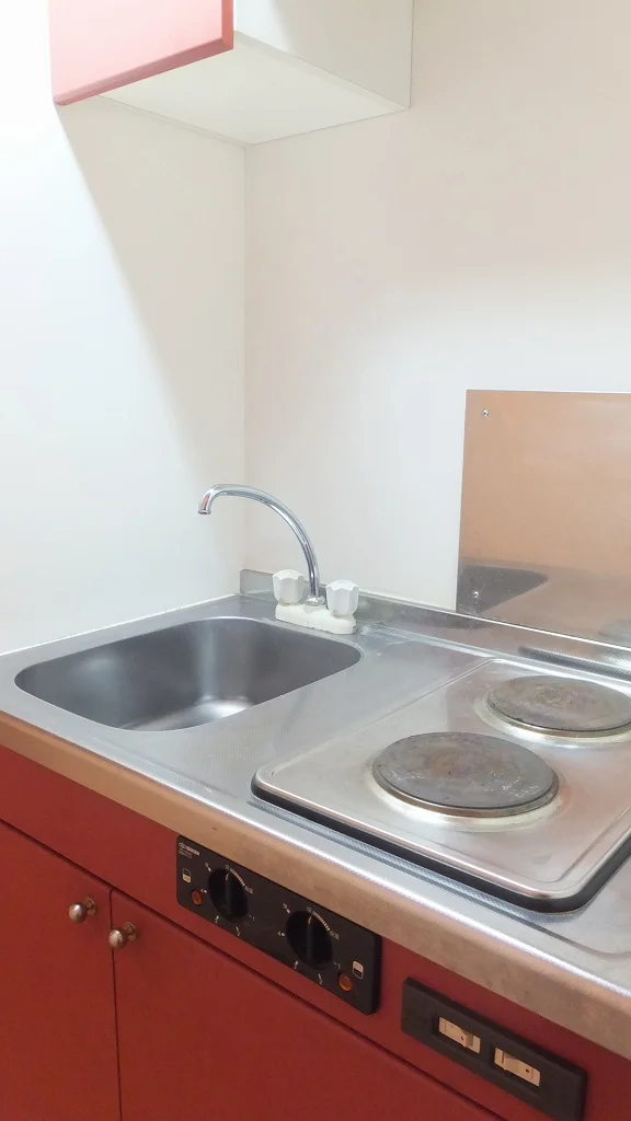 2口の電気コンロ付き