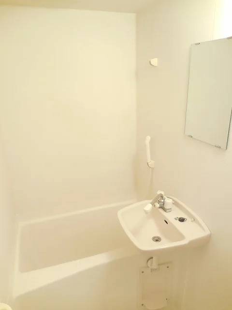 風呂・トイレ別になっています。