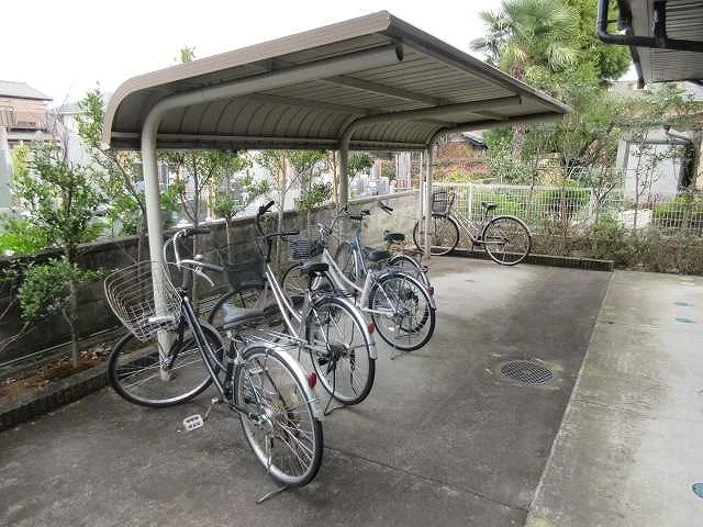 屋根付き駐輪場