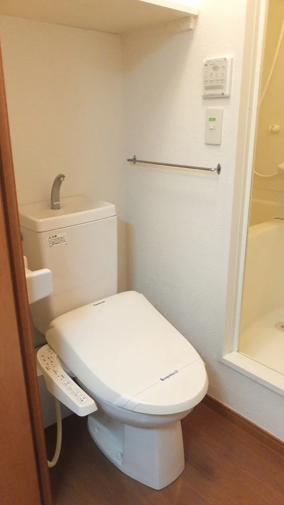 温水洗浄便座機能付き