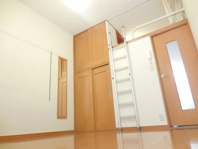 1階はフローリングの床面です。