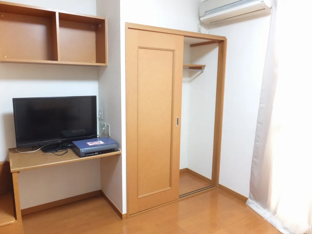 ポール付きクローゼット