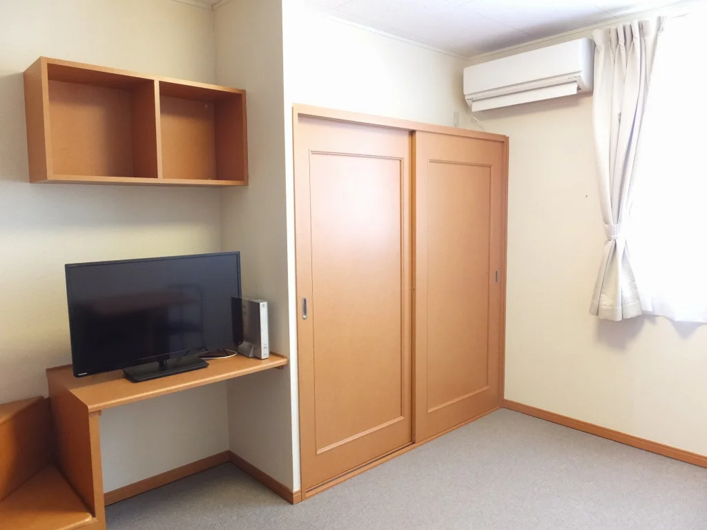 温かみのある色合いで落ち着くお部屋です。