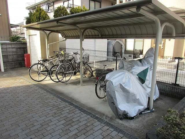 屋根付き駐輪場