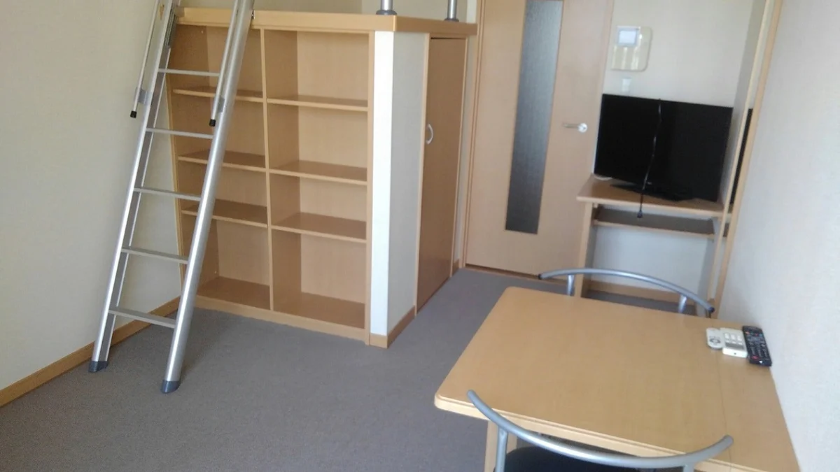 2階３階はカーペットが敷いてあります。