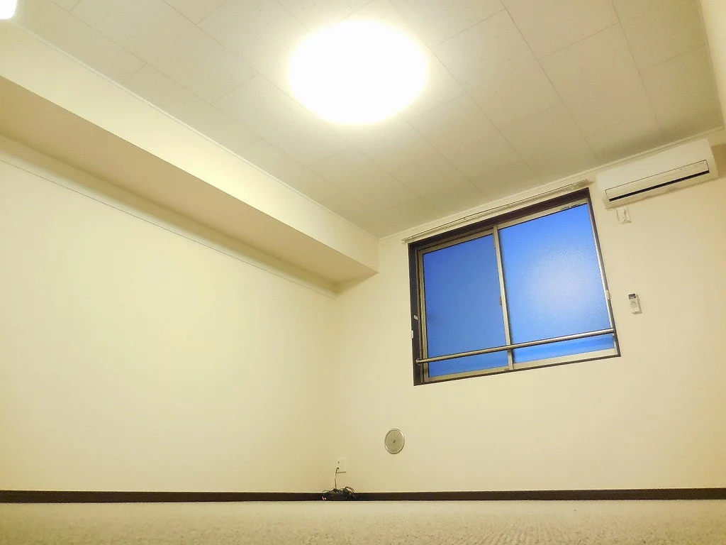 2Fの床面は、カーペット敷きです。