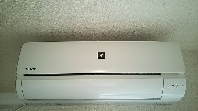 エアコン（メーカーが異なる場合が御座います)