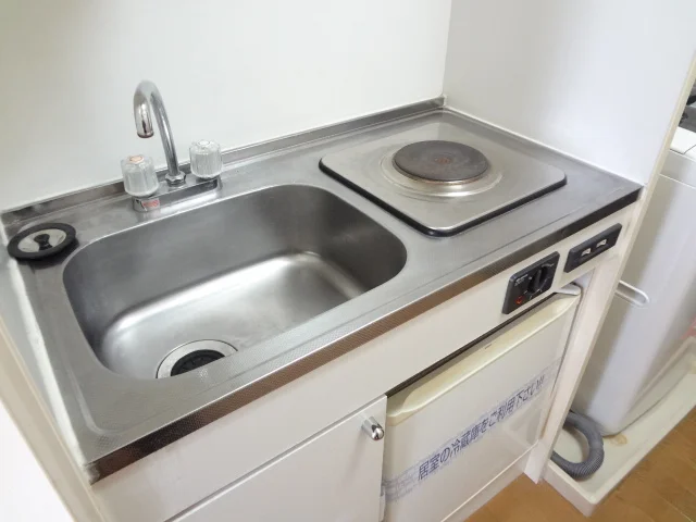 安心安全の電気コンロ付きです