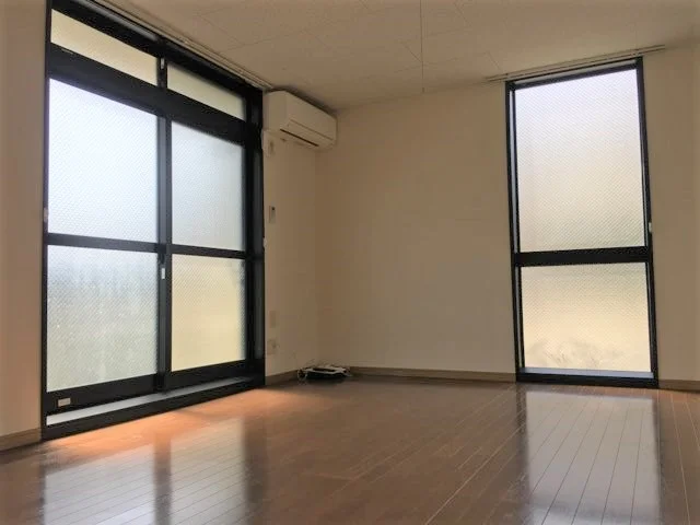 間取りが反転しています。