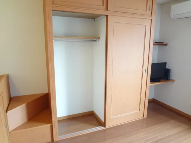 室内には豊富な収納スペース!