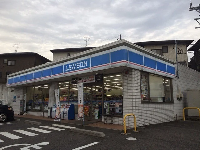 コンビニ　徒歩2分