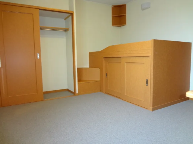 ベッド下収納、クローゼット