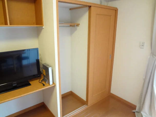 コートなど長いものも掛けられるクローゼット！