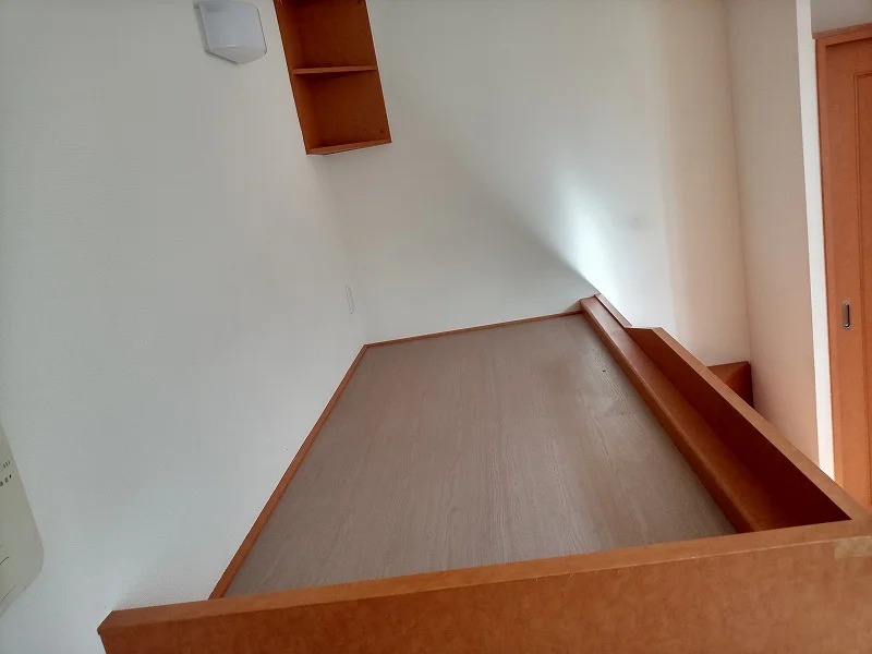 ベッドの下は大型収納