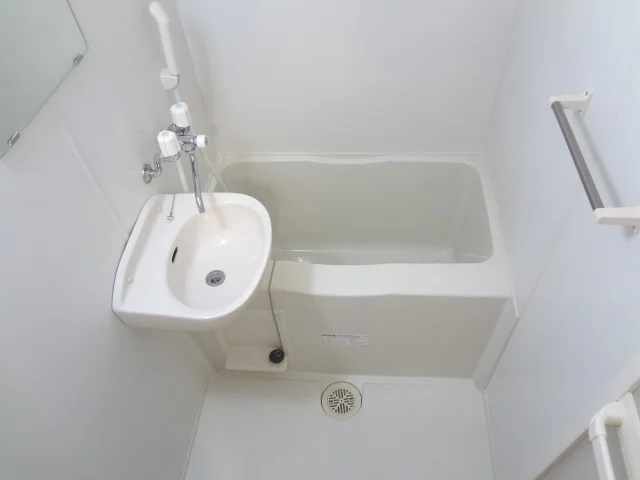 雨の日にも便利な浴室乾燥機付き！