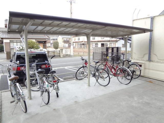 屋根付き駐輪場