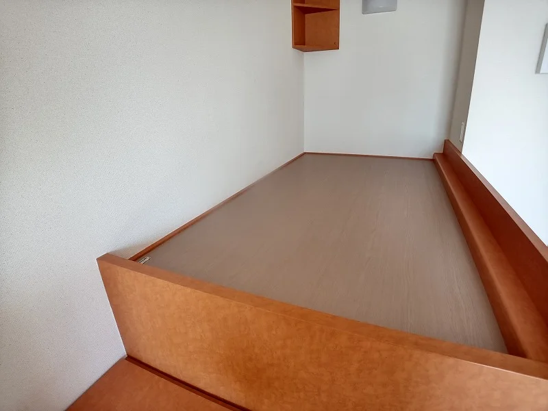 ベッドの下は大型収納