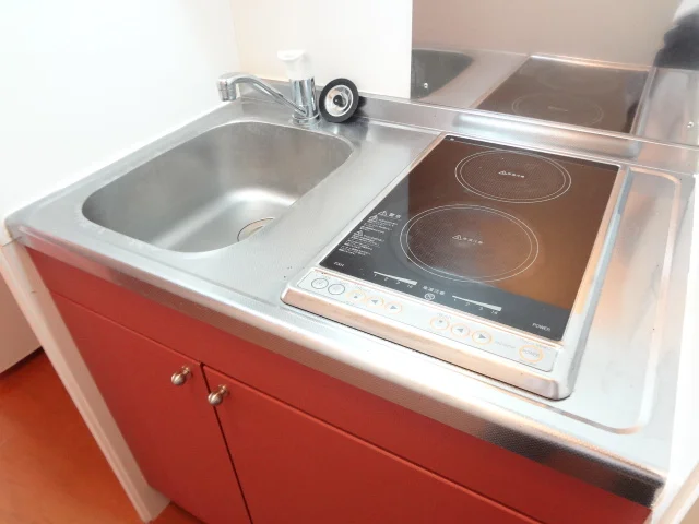 安心安全な電気コンロ、加熱力ばっちりなラジエントヒーター！