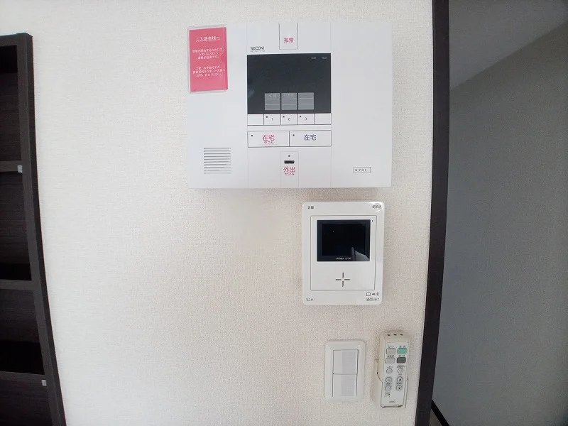 ホームセキュリティ完備、モニター付きインターホン