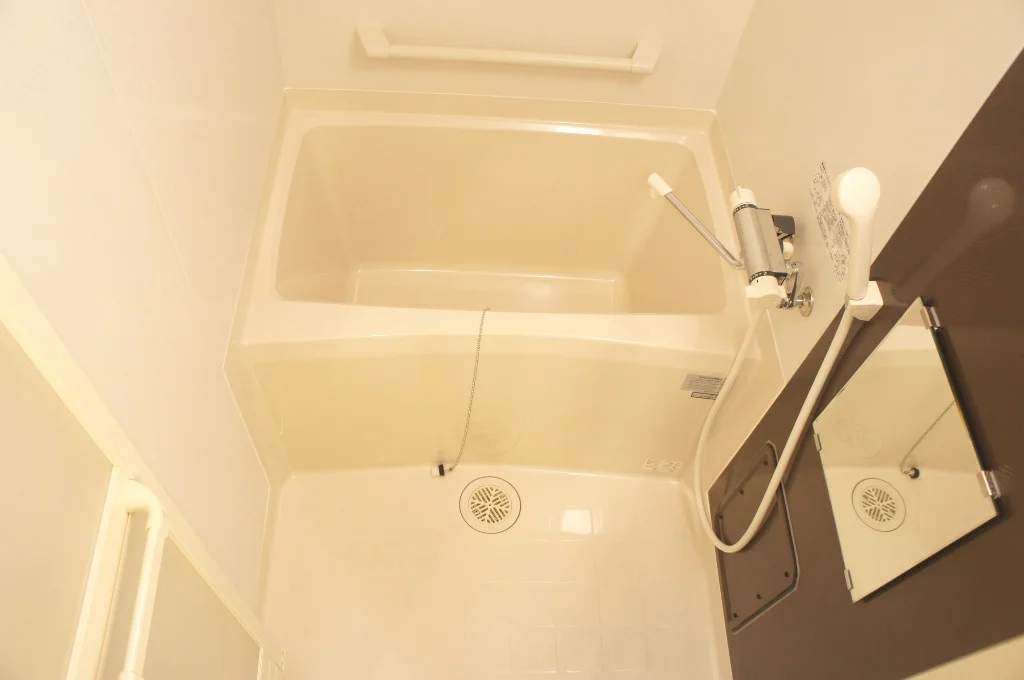 カラーパネルでお洒落な浴室。