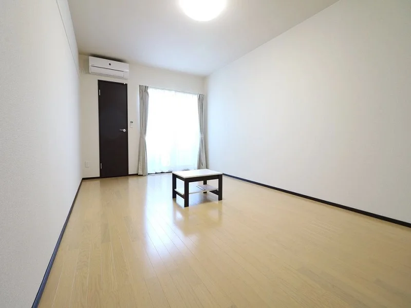 高遮音界壁仕様　照明は調光シーリングライト採用