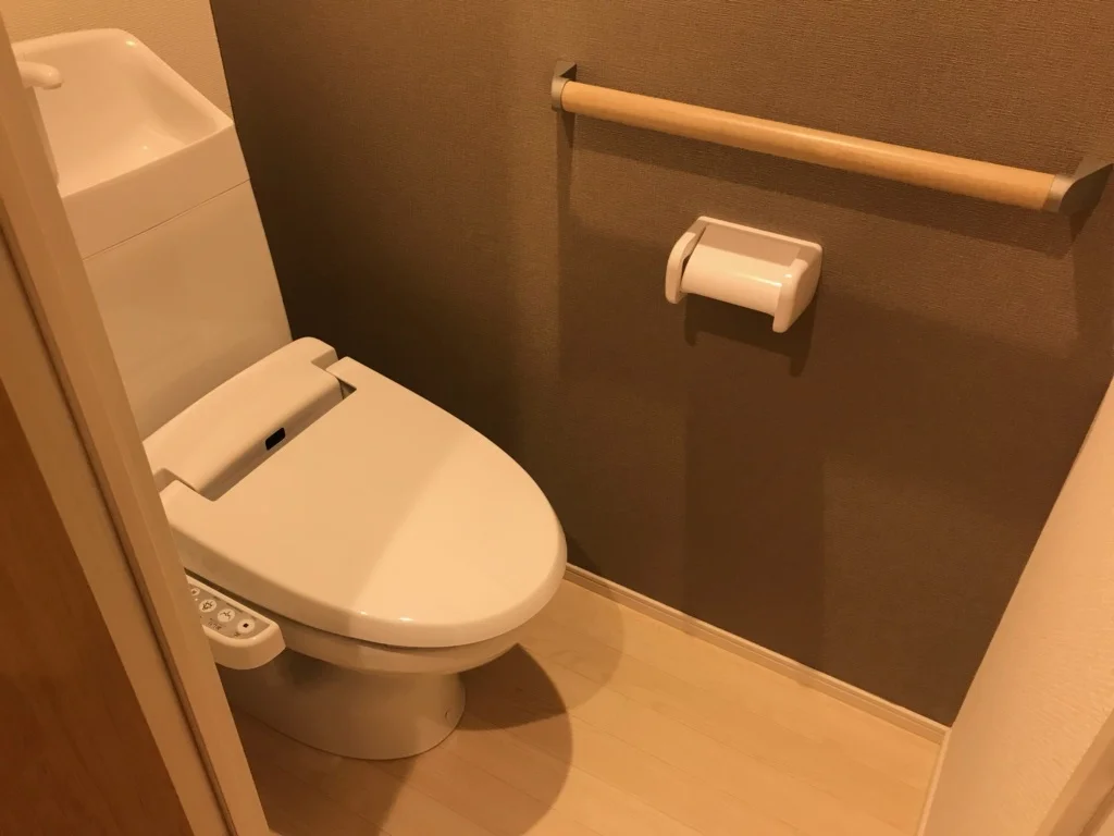 温水洗浄便座付です☆