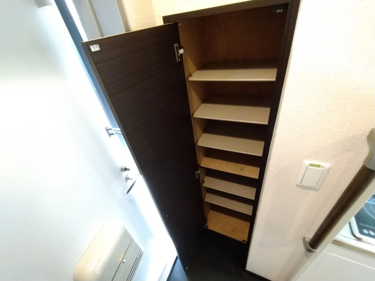 シューズボックス