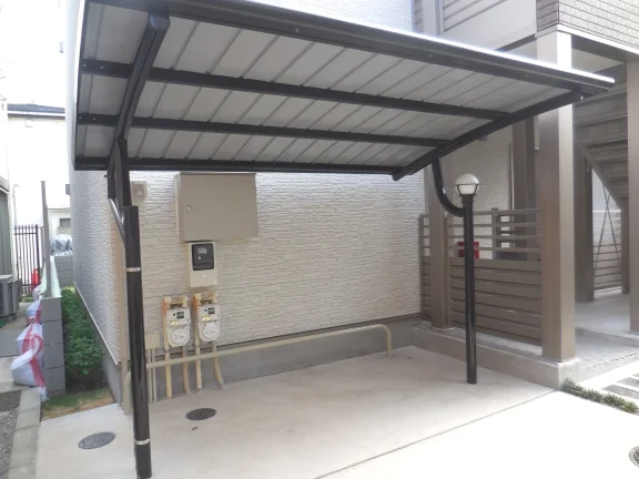 屋根付き駐輪場なので雨の日も安心です。