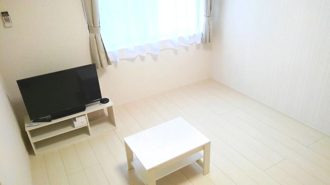 南向きの窓から暖かい日差しが差し込みます。