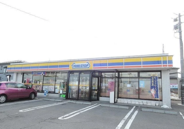 ミニストップ八戸ニュータウン店まで1100m