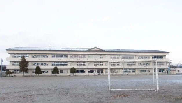 一関市立萩荘中学校まで1800m