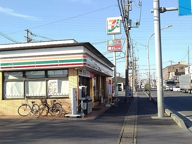 セブンイレブン八潮中央店まで350m