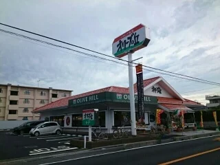 オリーブの丘まで380m