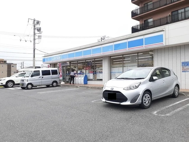 ローソン船橋西船六丁目店まで140m