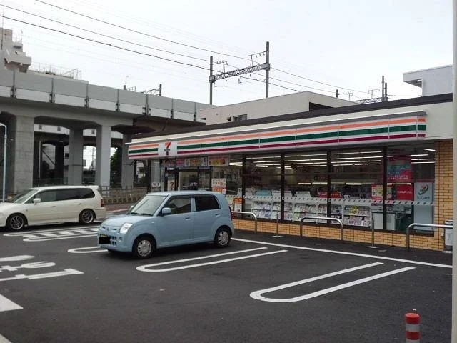 セブンイレブンまで110m