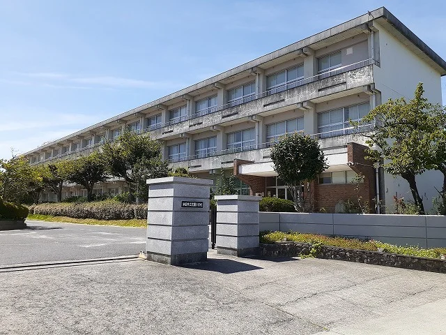 花園小学校まで406m