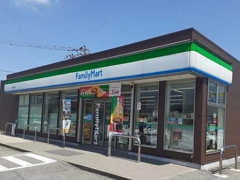 ファミリーマート富山秋吉店まで450m