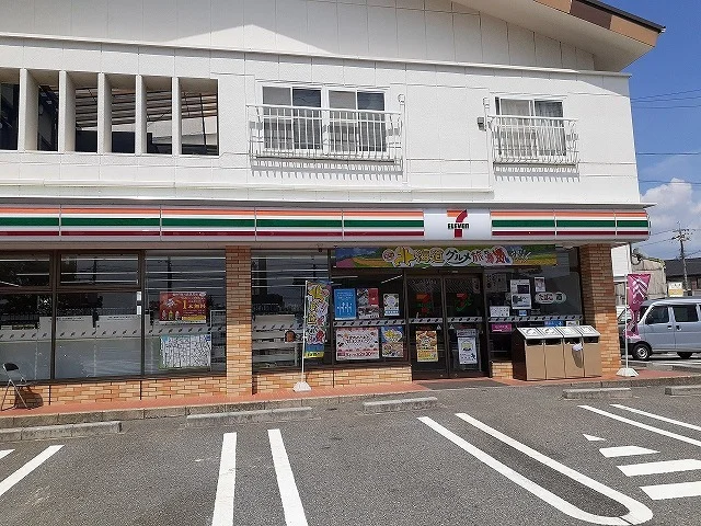 セブンイレブン碧南塩浜町店まで910m