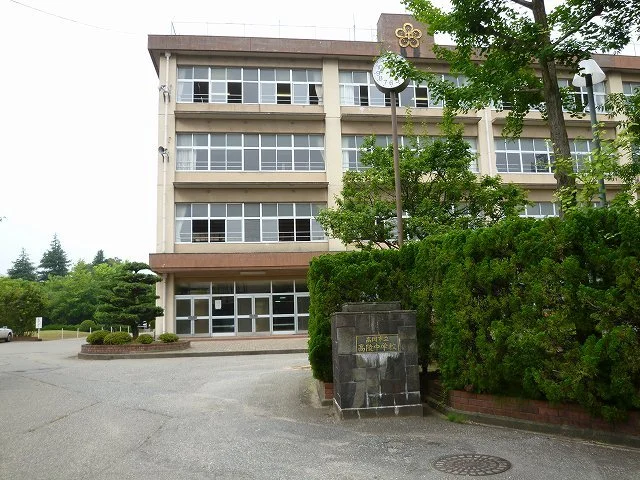 高陵中学校まで500m