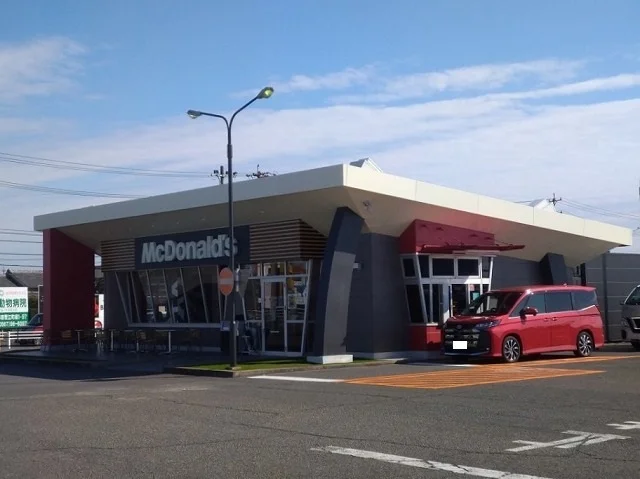 マクドナルドまで1400m