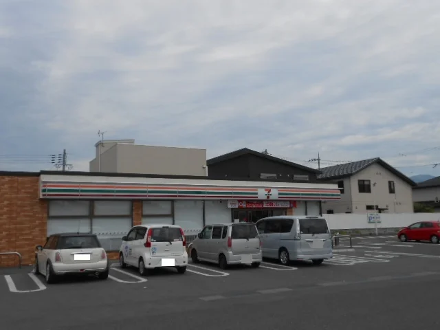 セブンイレブン宇賀野店様まで500m