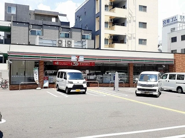 セブンイレブン湊川インター店まで220m